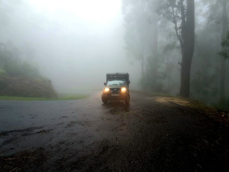 Cloud safari jeep 